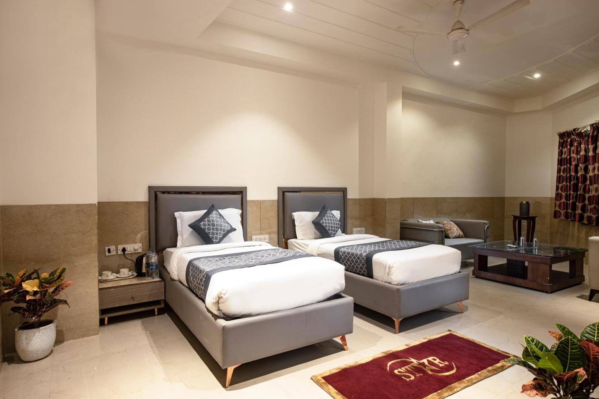 Hotel Aero Star By Star Group Yeni Delhi Dış mekan fotoğraf