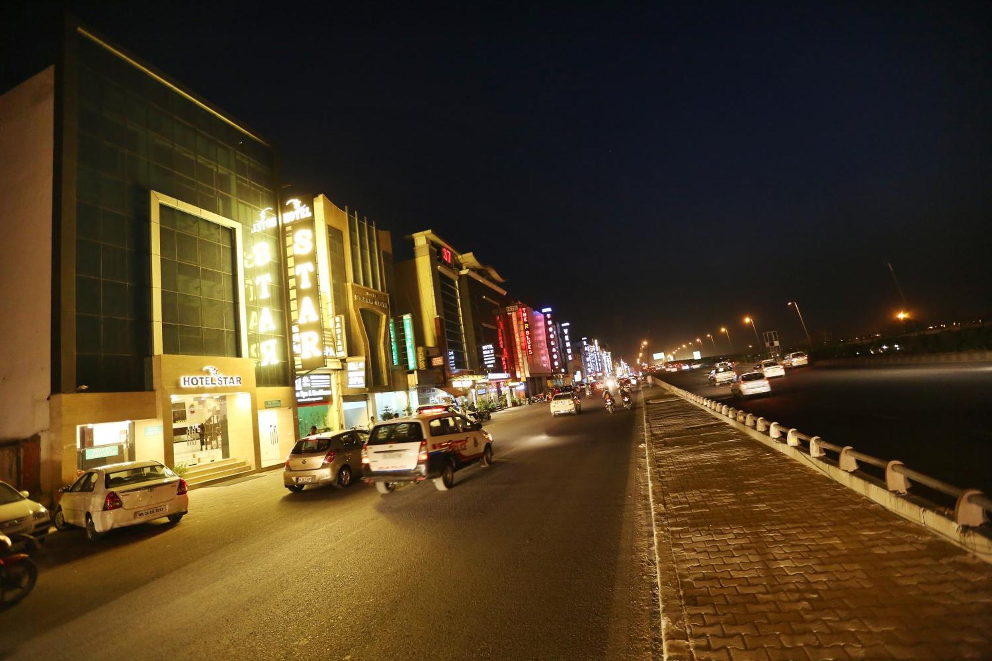 Hotel Aero Star By Star Group Yeni Delhi Dış mekan fotoğraf