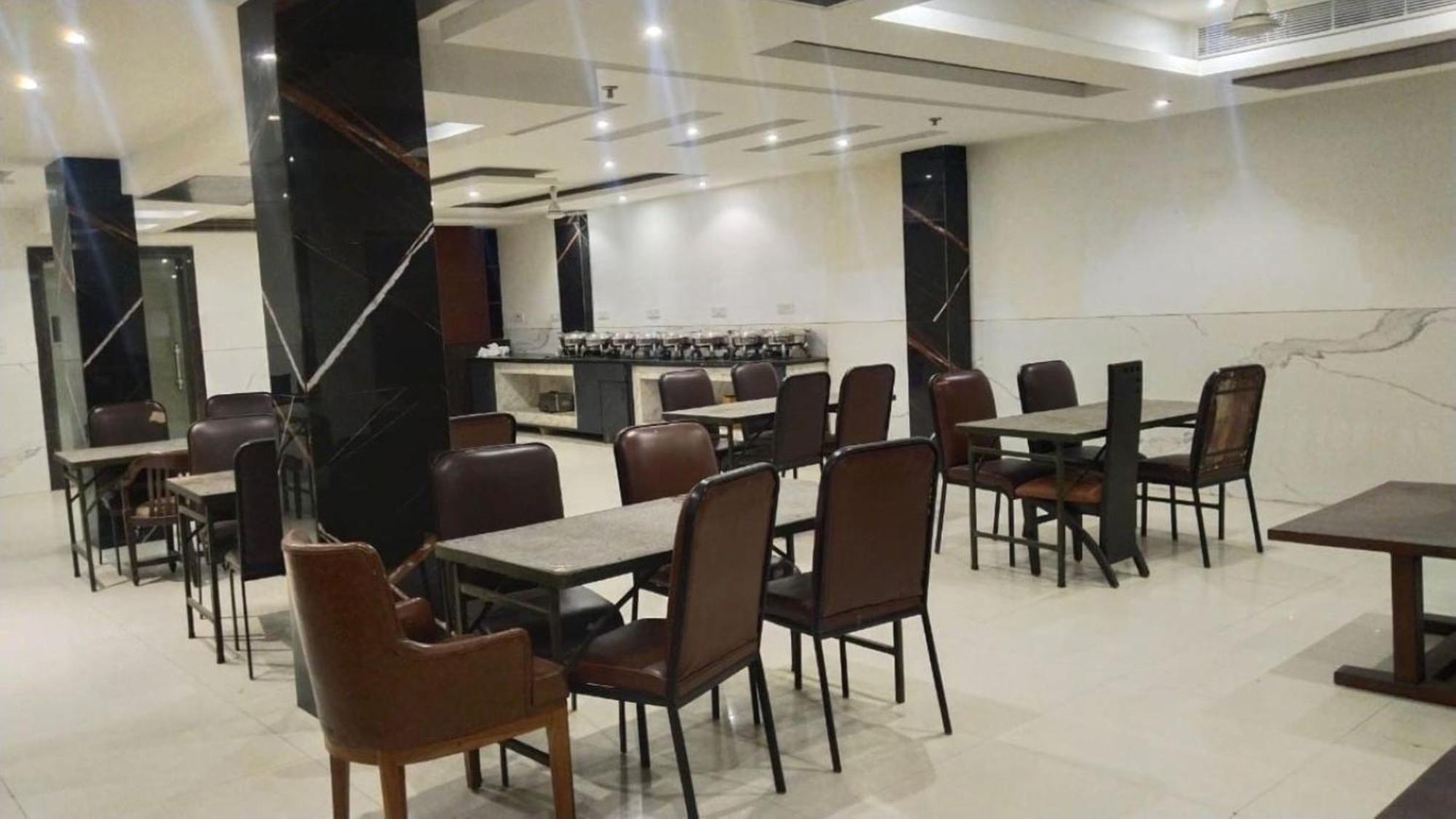 Hotel Aero Star By Star Group Yeni Delhi Dış mekan fotoğraf